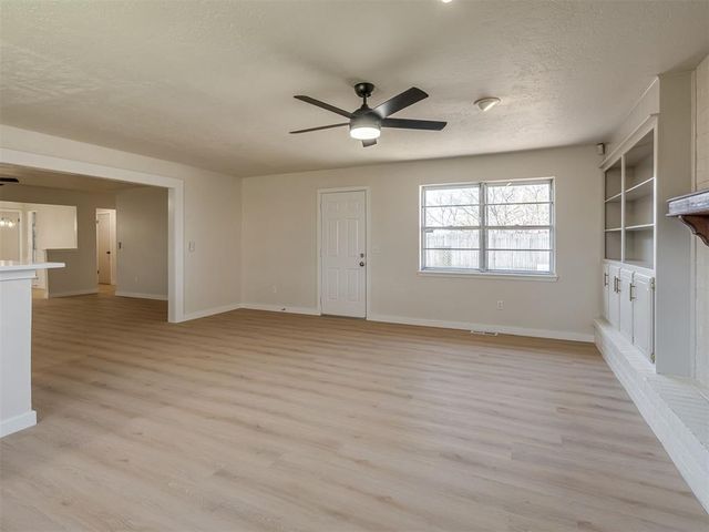 601 Wood Crest Street, Moore, OK 73160