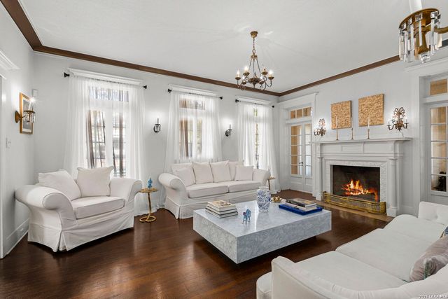 110 E Mulberry, San Antonio, TX 78212