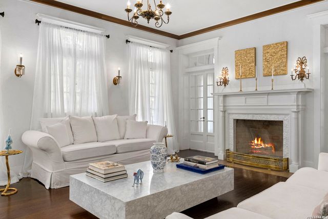 110 E Mulberry, San Antonio, TX 78212