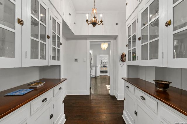 110 E Mulberry, San Antonio, TX 78212