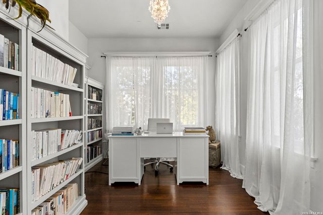 110 E Mulberry, San Antonio, TX 78212