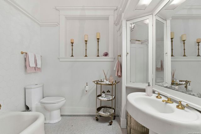 110 E Mulberry, San Antonio, TX 78212