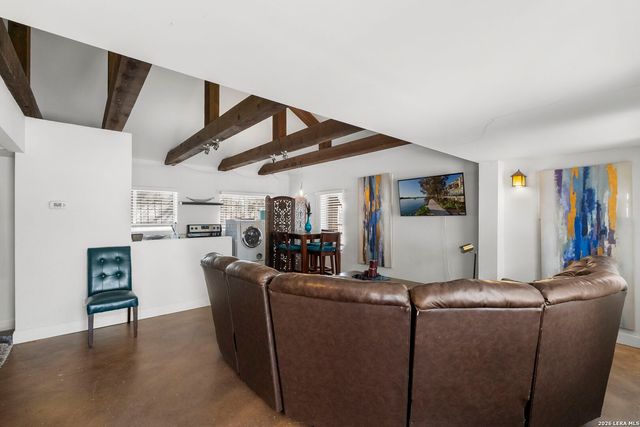 110 E Mulberry, San Antonio, TX 78212