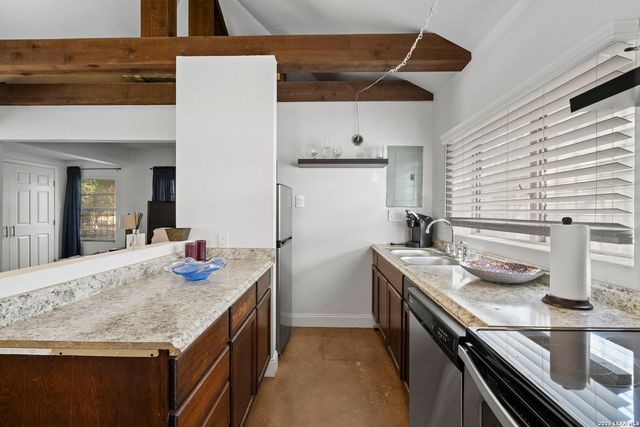 110 E Mulberry, San Antonio, TX 78212