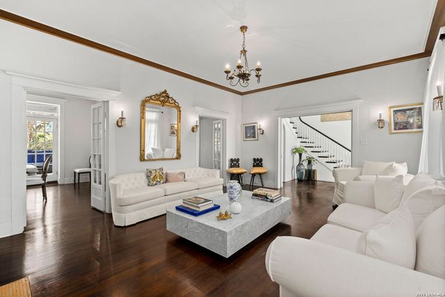 110 E Mulberry, San Antonio, TX 78212