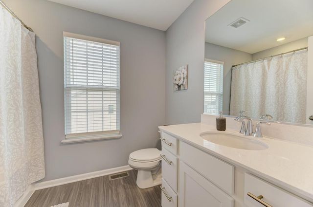 1189 Marlisle Drive, Hampshire, IL 60140