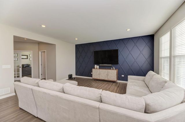 1189 Marlisle Drive, Hampshire, IL 60140