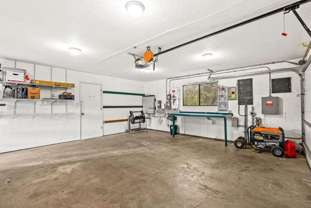 15460 Weather Rock Way, Salinas, CA 93908