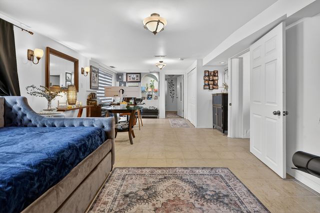 8632 New England Avenue, Burbank, IL 60459