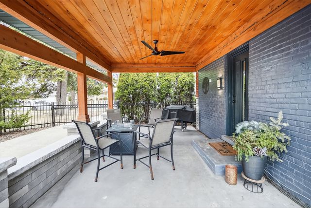 8632 New England Avenue, Burbank, IL 60459