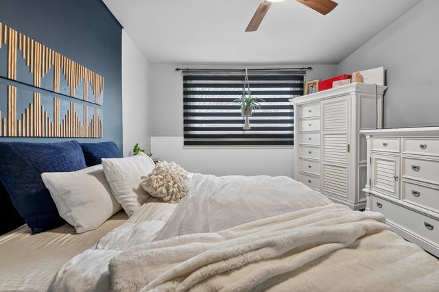 8632 New England Avenue, Burbank, IL 60459