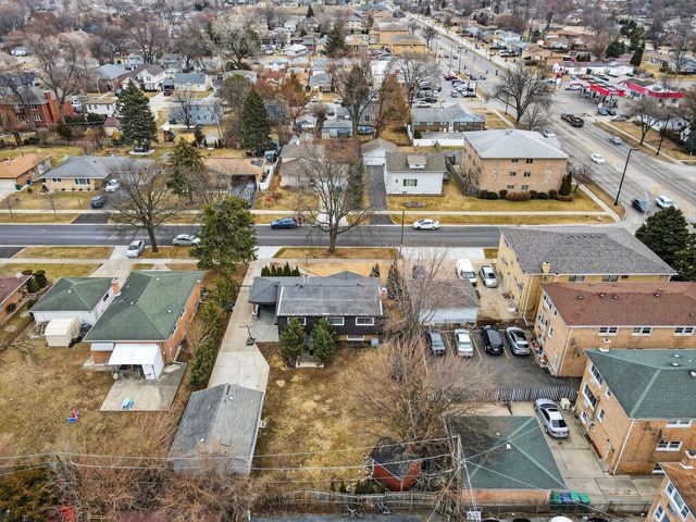 8632 New England Avenue, Burbank, IL 60459