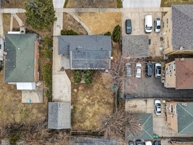 8632 New England Avenue, Burbank, IL 60459