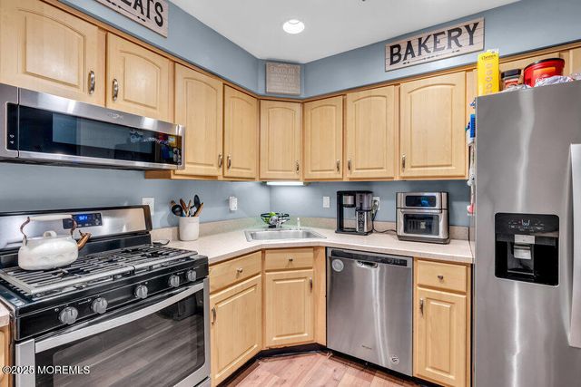 2 Elizabeth Court, Howell, NJ 07731