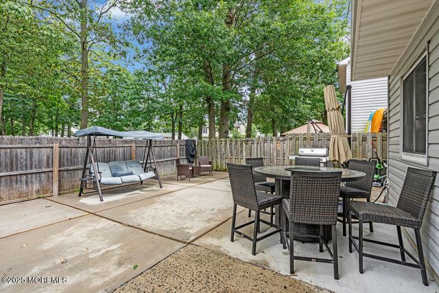 2 Elizabeth Court, Howell, NJ 07731