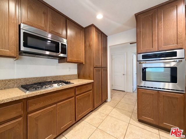 5654 W Forry Court, Lancaster, CA 93536