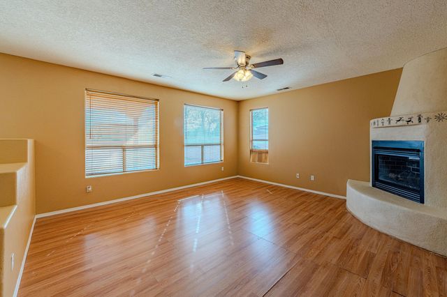 10416 Rosefinch Drive NW, Albuquerque, NM 87114