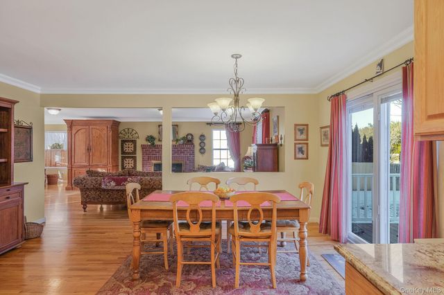 5 Old Neck Court, Manorville, NY 11949