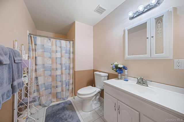 5 Old Neck Court, Manorville, NY 11949