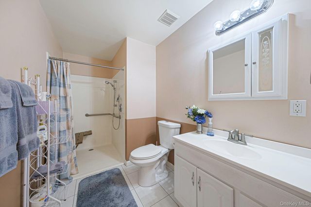 5 Old Neck Court, Manorville, NY 11949