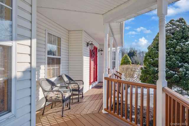 5 Old Neck Court, Manorville, NY 11949