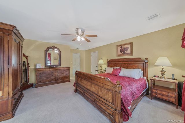 5 Old Neck Court, Manorville, NY 11949