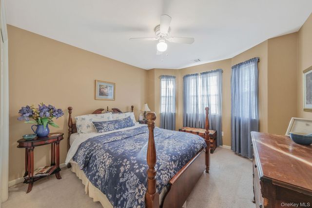 5 Old Neck Court, Manorville, NY 11949