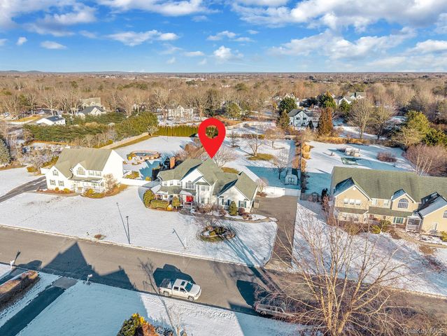 5 Old Neck Court, Manorville, NY 11949