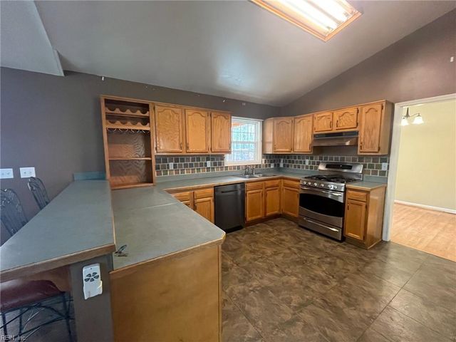15211 Strawberry Plains Rd, Ivor, VA 23866