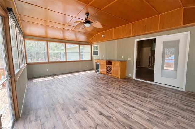 15211 Strawberry Plains Rd, Ivor, VA 23866