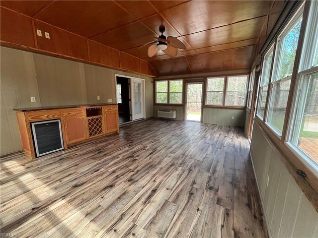 15211 Strawberry Plains Rd, Ivor, VA 23866