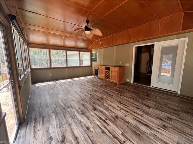 15211 Strawberry Plains Rd, Ivor, VA 23866