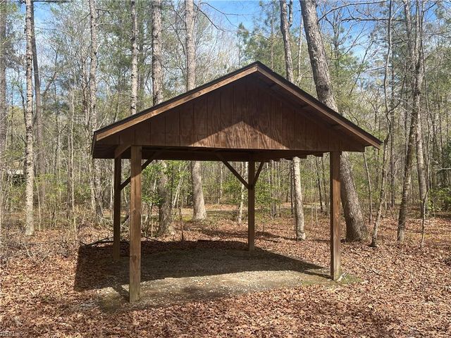 15211 Strawberry Plains Rd, Ivor, VA 23866