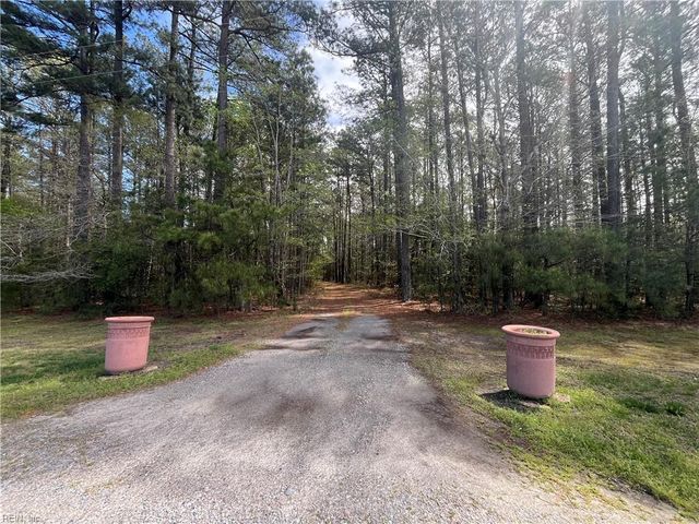 15211 Strawberry Plains Rd, Ivor, VA 23866