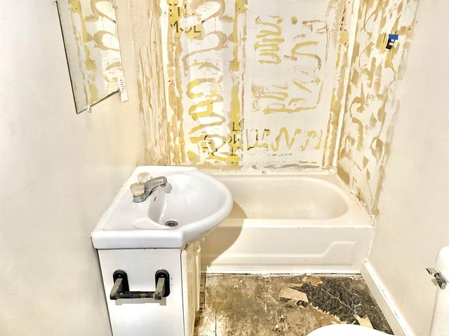 2405 E 3Rd Street, Anderson, IN 46012