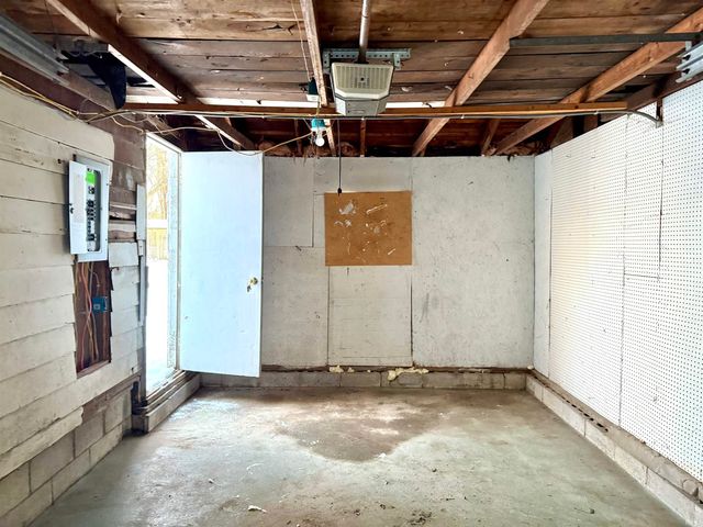 2405 E 3Rd Street, Anderson, IN 46012