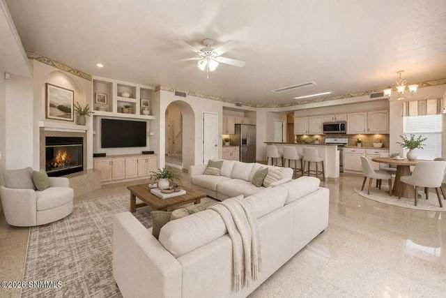2122 Desert Greens Drive, Las Cruces, NM 88011