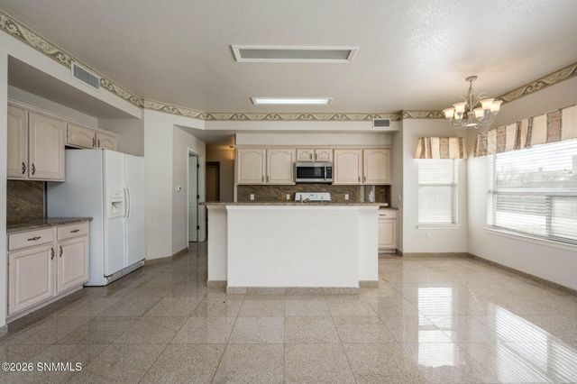 2122 Desert Greens Drive, Las Cruces, NM 88011