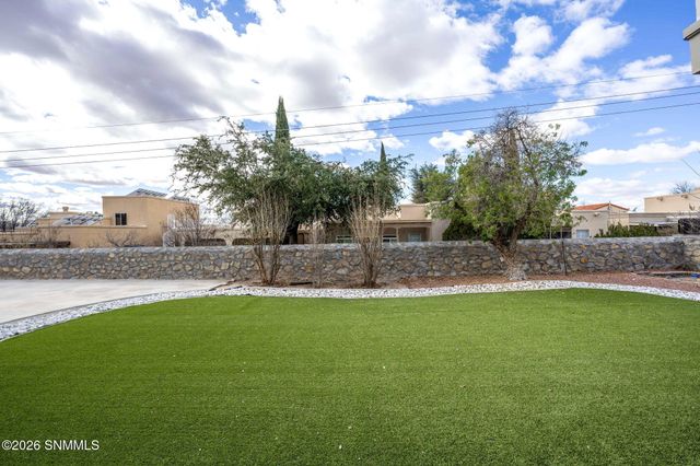 2122 Desert Greens Drive, Las Cruces, NM 88011