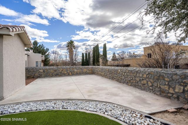 2122 Desert Greens Drive, Las Cruces, NM 88011