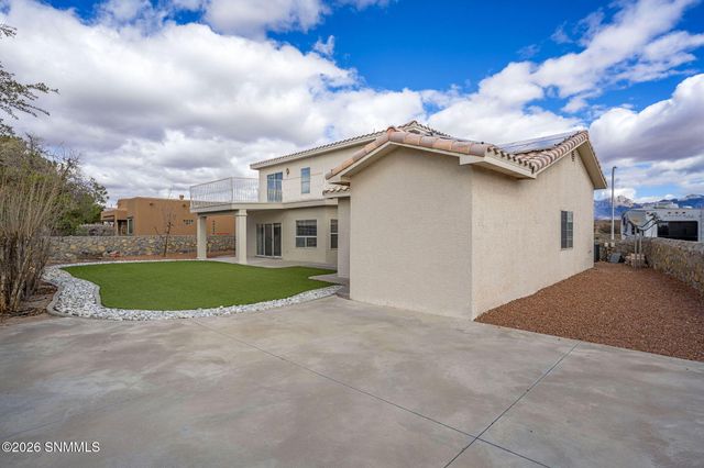 2122 Desert Greens Drive, Las Cruces, NM 88011