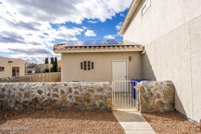 2122 Desert Greens Drive, Las Cruces, NM 88011