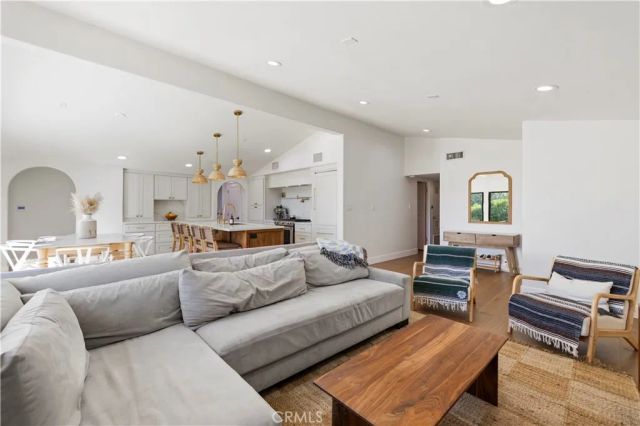 22510 Decoro Drive, Saugus, CA 91350