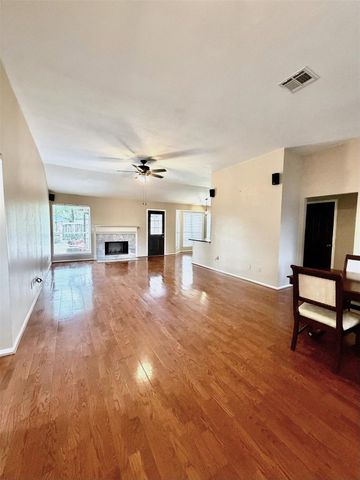 9919 Glenkirk Drive, Houston, TX 77089