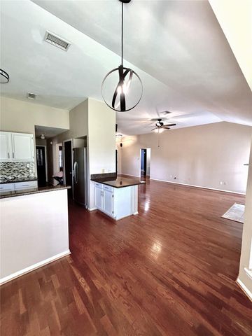 9919 Glenkirk Drive, Houston, TX 77089