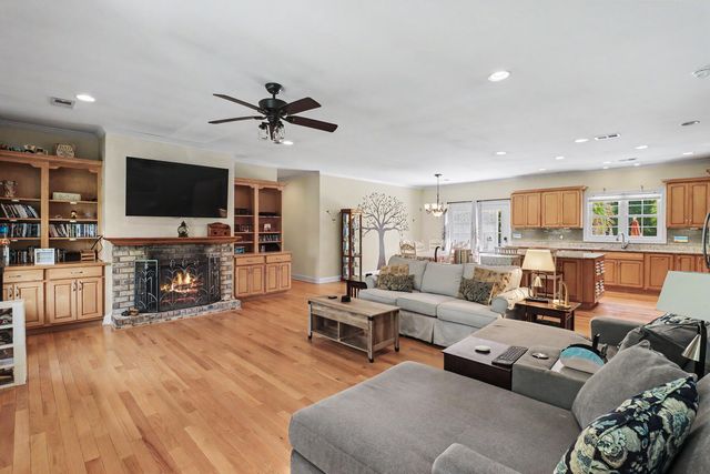 151 Poplar Creek Drive, Elloree, SC 29047