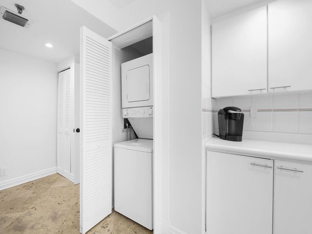 2917 S Ocean Boulevard 304, Highland Beach, FL 33487