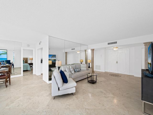 2917 S Ocean Boulevard 304, Highland Beach, FL 33487