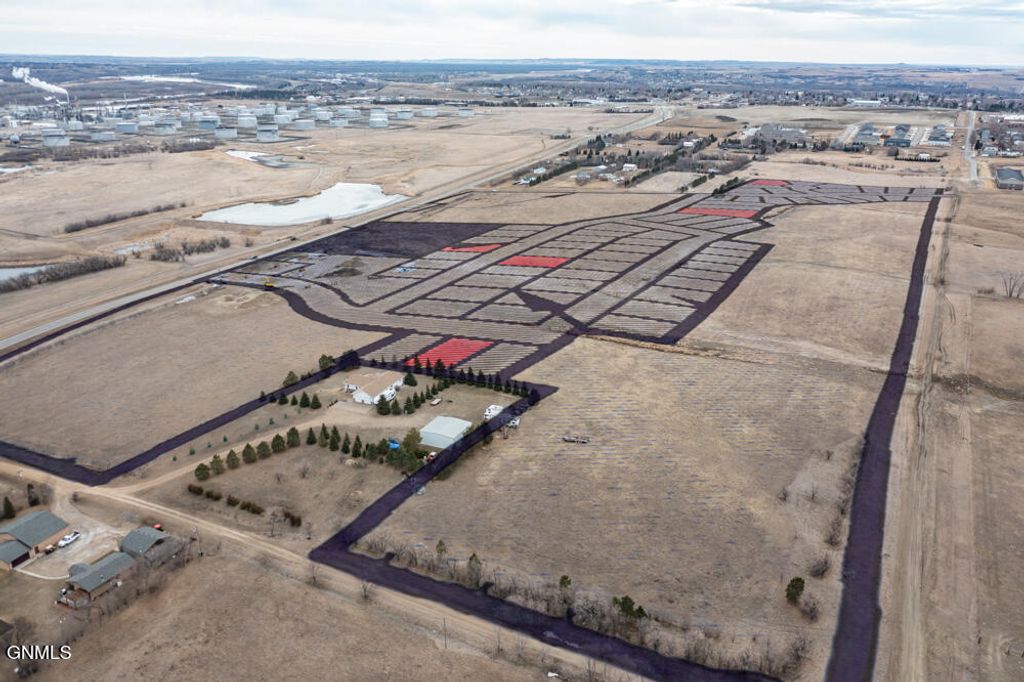 3212 Cherry Plum Court NW, Mandan, ND 58554 photo 2