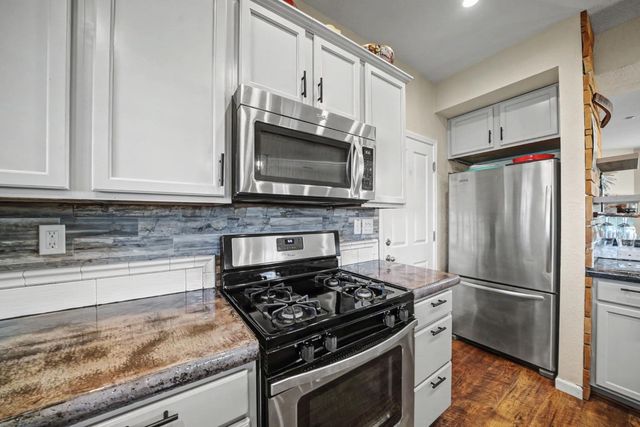 1028 Shakeley Ln, Ione, CA 95640